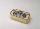 Snuff box