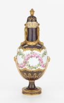 VASE WITH COVER