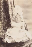No title (Baby in a large bonnet), cabinet print