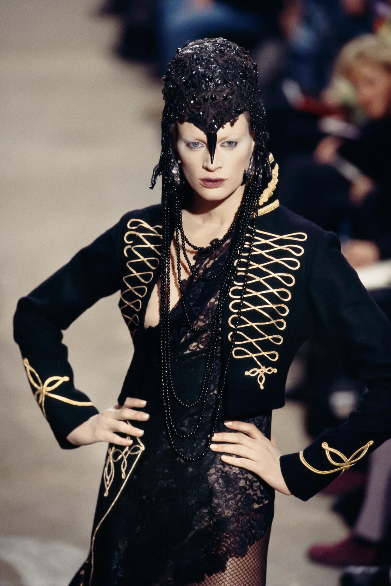 Alexander McQueen <em>Look 30</em>, from the <em>Dante</em> collection, autumn&ndash;winter 1996&ndash;97, Christ Church, London, 1996<br/>
&copy; Alexander McQueen. Photo &copy; Robert Fairer. Model: Kristen McMenamy