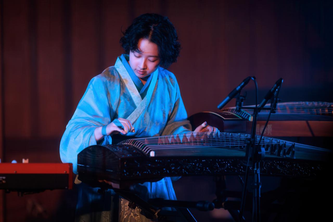 QiQi is a composer and multi-instrumentalist whose work bridges Chinese heritage with contemporary sounds. Classically trained on guzheng and double bass, and with a background in jazz, orchestral, and experimental music, QiQi&rsquo;s cross-genre approach weaves storytelling, culture, and collaboration into each performance.<br/>