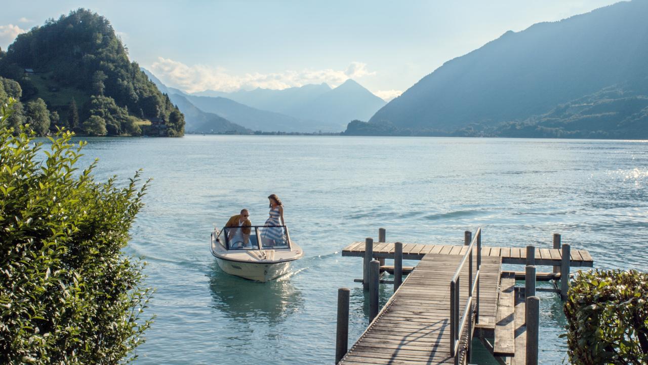 Ragnar Kjartansson<br/>
"Scenes from Western Culture,<br/>
The Boat (Stephan Stephensen, Krist&iacute;n Anna Valt&yacute;sd&oacute;ttir and Gy&eth;a Valt&yacute;sd&oacute;ttir)", 2015 (still)<br/>
Single-channel video with sound Duration: 02:36 hours<br/>
&copy; Ragnar Kjartansson; Courtesy of the artist, Luhring<br/>
Augustine, New York and i8 Gallery, Reykjavik<br/>