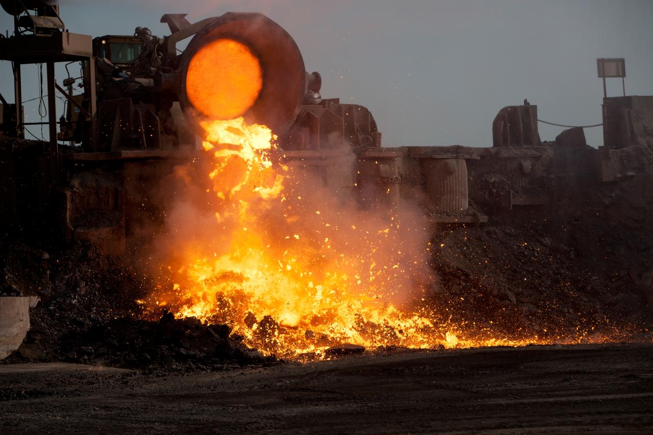 Molten slag being tipped, Detroit, Michigan <br/>
Photo: Jamie North<br/>