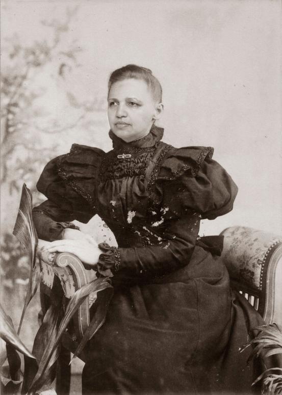 Dianne Jones<br/>
<em>Woman in black Dress</em> 2009 <!-- (recto) --><br />

inkjet print<br />
84.0 x 60.0 cm (image) 103.9 x 79.6 cm (sheet)<br />
ed. 1/10<br />
National Gallery of Victoria, Melbourne<br />
Purchased, Victorian Foundation for Living Australian Artists, 2021<br />
2021.186<br />
&copy; Dianne Jones/Licensed by Copyright Agency, Australia
<!--145577-->