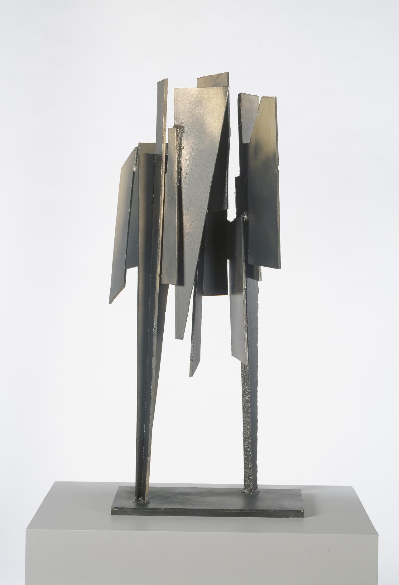 Inge KING<br/>
<em>Winged image</em> (1964) <!-- (view 1) --><br />

welded steel<br />
101.5 x 46.0 x 47.0 cm<br />
National Gallery of Victoria, Melbourne<br />
Presented by the AMP Society, 1971<br />
A9-1971<br />
© The estate of Inge King
<!--3474-->