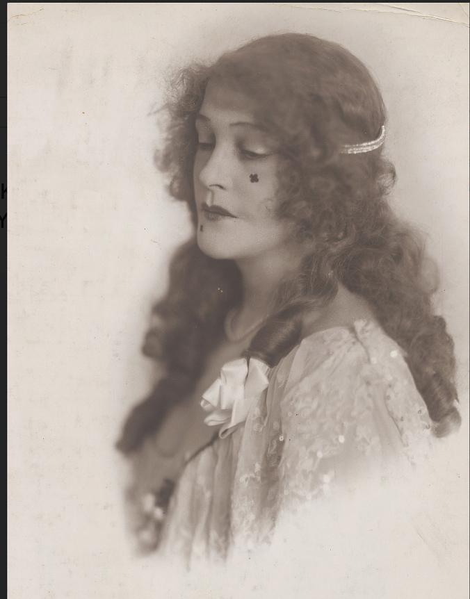 Mina Moore S Photographic Portrait Of Nellie Stewart Ngv Mina moore ретвитнул(а) hanna dickinson. photographic portrait of nellie stewart