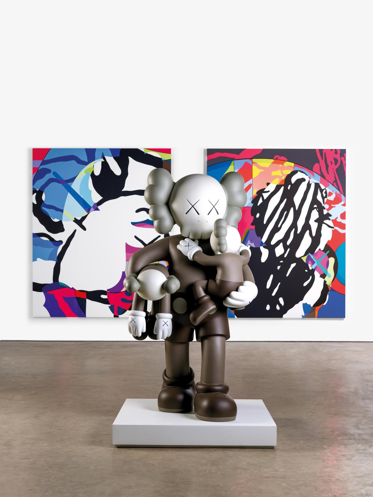 (foreground)<br/>
KAWS<br/>
<em>CLEAN SLATE</em> 2015<br/>
bronze, paint<br/>
180.0 x 98.0 x 87.0 cm<br/>
(background)<br/>
KAWS<br/>
<em>SURVIVAL MACHINES</em> 2015 (detail)<br/>
acrylic on canvas<br/>
284.5 x 233.7 cm (each) (5 parts)<br/>
Photo: Jonty Wilde<br/>
© KAWS