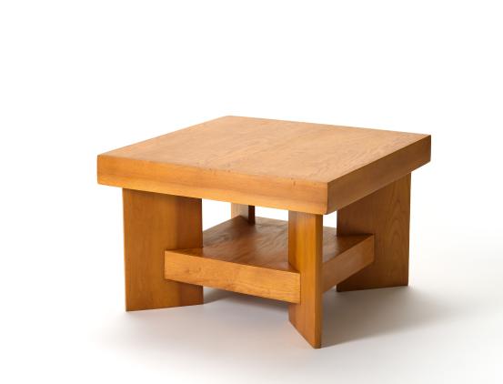 Frank Lloyd WRIGHT (designer)<br/>
<em>Usonian, coffee table from the Thomas E. Keys House</em> (1951) <!-- (full view) --><br />

Pine (Pinus sp.), plywood<br />
40.8 x 62.5 x 62.4 cm<br />
National Gallery of Victoria, Melbourne<br />
Gift of Krystyna Campbell-Pretty AM and Family through the Australian Government's Cultural Gifts Program, 2022<br />
2022.47<br />
&copy; Frank Lloyd Wright Estate/ARS, New York. Licensed by Copyright Agency, Australia
<!--148224-->