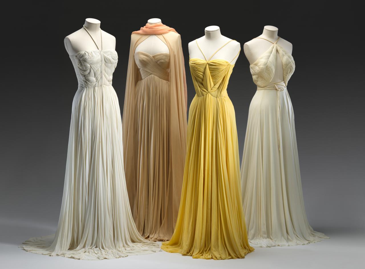 ALIX, Paris (couture house)<br />
 Madame GRÈS (designer)<br/>
<em>Evening dress</em> 1939 {spring-summer 1939} <!-- (group) --><br />

silk<br />
126.0 cm (centre back) 30.5 cm (waist, flat)<br />
National Gallery of Victoria, Melbourne<br />
Purchased with funds donated by Mrs Krystyna Campbell-Pretty in memory of Mr Harold Campbell-Pretty, 2015<br />
2015.580<br />
© Grès, Paris
<!--117150-->