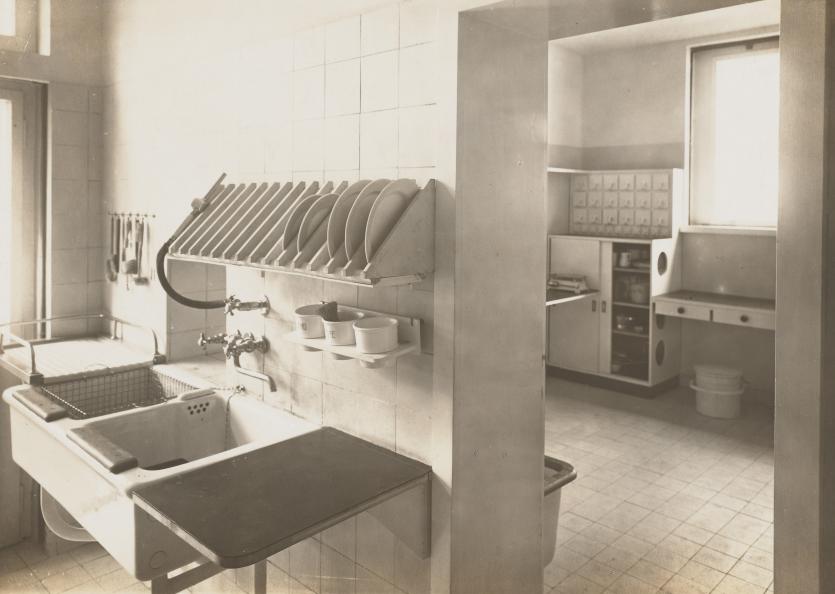 Lucia MOHOLY<br/>
<em>Bauhaus residences Dessau, kitchen &ndash; sideboard</em> (1926) <!-- (recto) --><br />
<em>(Bauhaussiedlung Dessau, k&uuml;che &ndash; anrichte)</em><br />
gelatin silver photograph<br />
11.9 x 16.8 cm (image) 13.0 x 17.9 cm (sheet)<br />
National Gallery of Victoria, Melbourne<br />
Bowness Family Fund for Photography, 2023<br />
2023.591<br />
&copy; 2023 Lucia Moholy Estate/Artists Rights Society (ARS), New York/VG Bild-Kunst, Bonn
<!--152121-->


