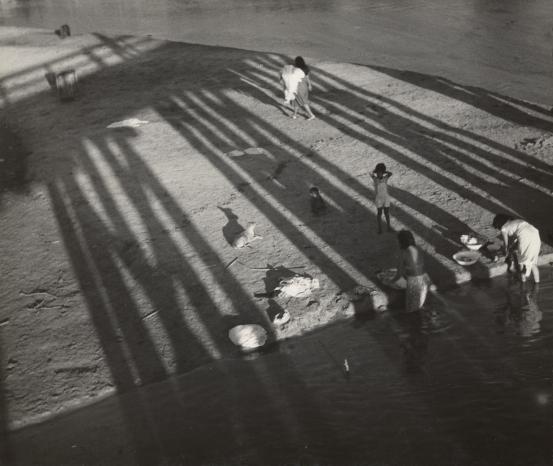 Lola ÁLVAREZ BRAVO<br/>
<em>The washerwomen</em> (c. 1950) <!-- (recto) --><br />
<em>(Las Lavanderas)</em><br />
gelatin silver photograph on cardboard<br />
18.9 x 22.3 cm (image and sheet)<br />
National Gallery of Victoria, Melbourne<br />
Bowness Family Fund for Photography, 2024<br />
2024.607<br />
© Center for Creative Photography, The University of Arizona Foundation
<!--155025--><br/><a class="col-link block" href="/explore/collection/work/155025"><strong>Collection page <i class="fa fa-angle-right"></i></strong></a>