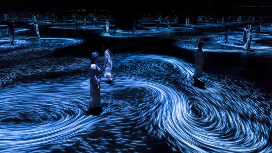 teamLab, Tokyo (design studio)<br />
 Toshiyuki INOKO (designer)<br/>
<em>Moving creates vortices and vortices create movement</em> 2017 (still)<br />

interactive digital projection<br />
320.0 x 1255.0 x 1225.5 cm (variable) (installation)<br />
ed. 1/3<br />
National Gallery of Victoria, Melbourne<br />
Purchased NGV Foundation, 2018<br />
2018.666<br />
&copy; teamLab, courtesy Ikkan Art Gallery, Martin Browne Contemporary and Pace Gallery
<!--131626-->