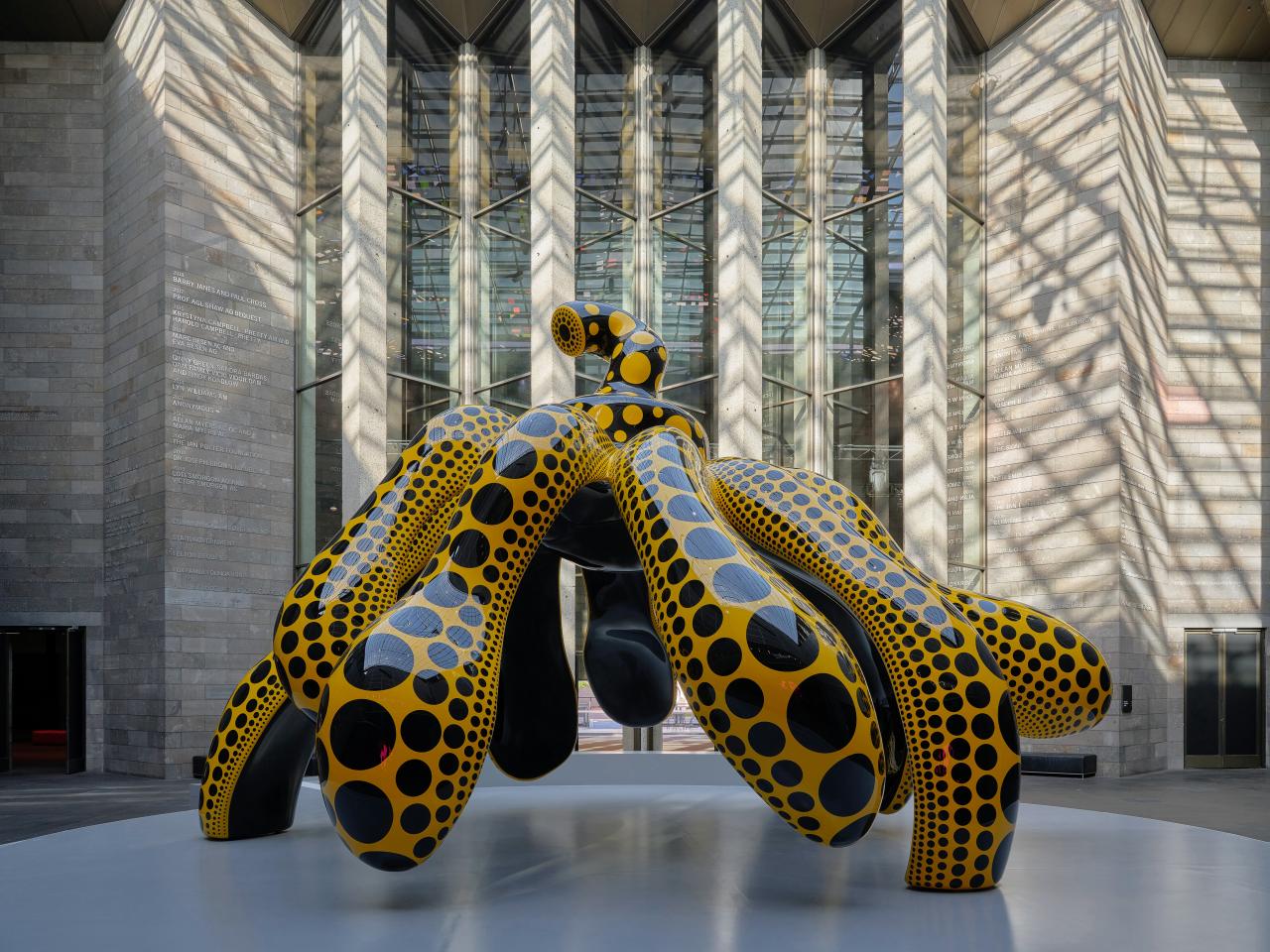 Yayoi Kusama’s Dancing Pumpkin 2020 now on display for the Yayoi Kusama exhibition at NGV International, Melbourne until 21 April 2025. © YAYOI KUSAMA. Photo: Sean Fennessy<br/>
© YAYOI KUSAMA